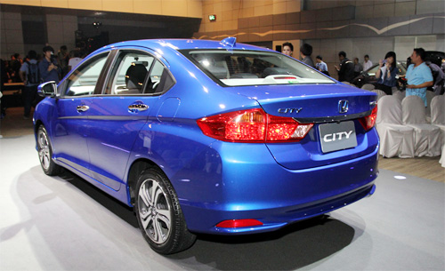 Tại Thái Lan, Honda City 2014 ra mắt 6 phiên bản.