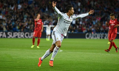 Ronaldo là người ghi cả 2 bàn thắng mang lại cho Real Madrid chiến thắng trong trận tranh Siêu cúp châu Âu 2014 với Sevilla.