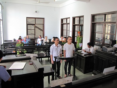 Bị cáo Nguyễn Văn Thành (phải) và Nguyễn Đằng Giao Long