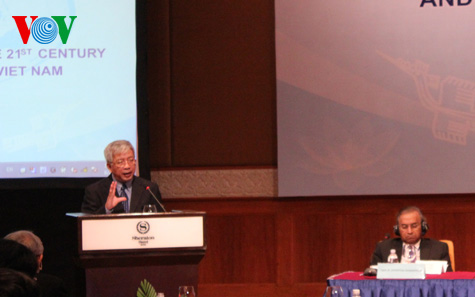 Tướng Nguyễn Chí Vịnh thuyết trình tại Hội nghị toàn quốc về Đối ngoại Đa phương tổ chức tại Hà Nội hôm 12/8