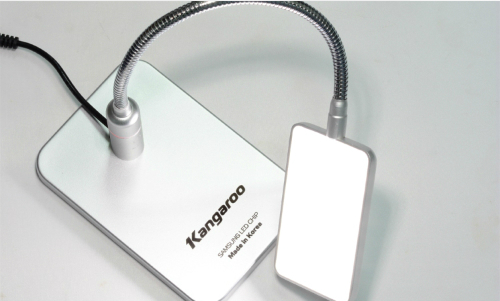  Đèn được thiết kế với 3 bước sáng cho ánh sáng ngủ, ánh sáng học và vẽ mỹ thuật.