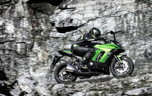 Kawasaki Z1000SX 2015 có giá từ 15.600 USD