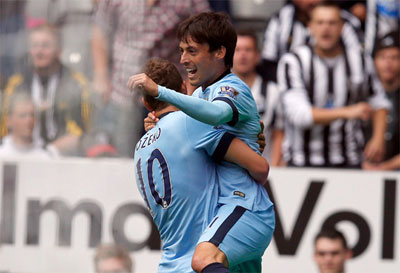 David Silva đang có phong độ tốt, góp phần mang lại chiến thắng cho đương kim vô địch Manchester City.