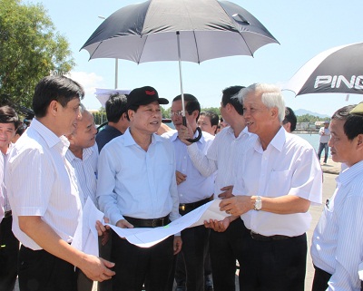 Phó Thủ tướng Vũ Văn Ninh thăm Cảng cá Đá Bạc và Công ty TNHH một thành viên Đóng tàu Cam Ranh
