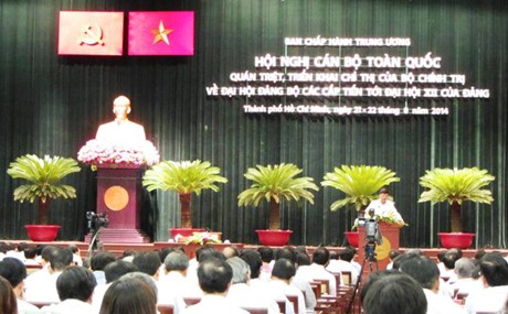 Hội nghị cán bộ toàn quốc quán triệt, triển khai Chỉ thị của Bộ Chính trị về Đại hội Đảng bộ các cấp tiến tới Đại hội XII của Đảng ngày 21/8. Ảnh: VGP/Mạnh Hùng