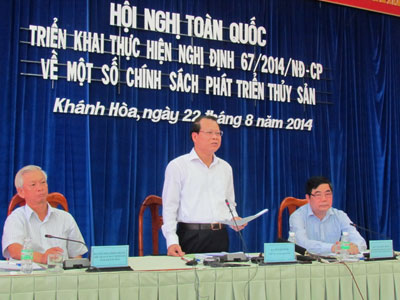 Phó Thủ tướng Vũ Văn Ninh phát biểu tại hội nghị.