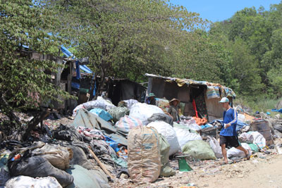 Người dân không chịu di dời khỏi bãi rác Rù Rì: Sự đòi hỏi quá mức