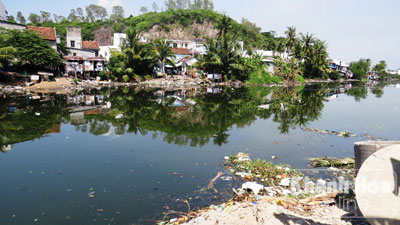 Sông xưa nay đã nghẹn dòng…