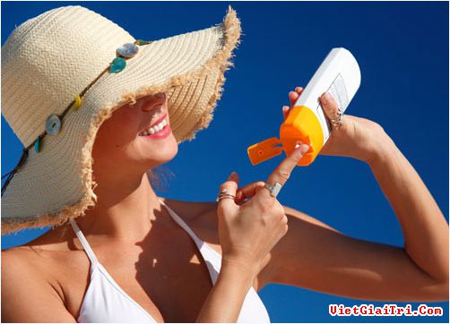 "Mẹo vàng" xung quanh lọ kem chống nắng