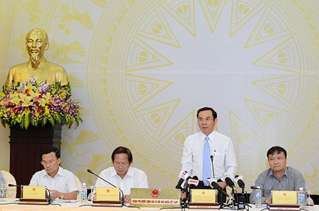 Bộ trưởng, Chủ nhiệm Văn phòng Chính phủ Nguyễn Văn Nên chủ trì buổi họp báo. (Ảnh: Quang Hiếu)