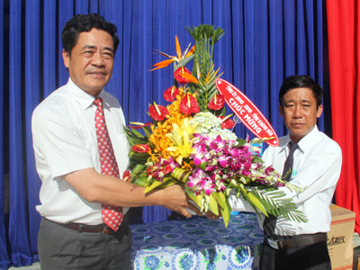 Bí thư Tỉnh ủy Khánh Hòa dự khai giảng tại Trường THCS Cao Văn Bé