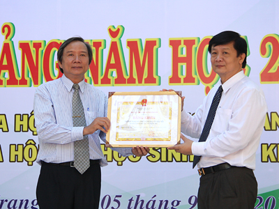 Trường THPT Nguyễn Văn Trỗi khai giảng năm học mới