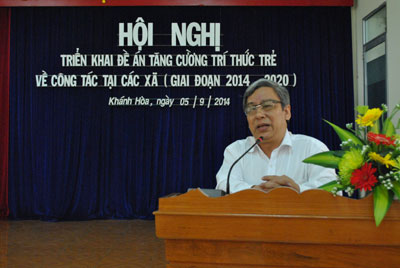 Ông Lê Xuân Thân giao Sở Nội vụ chủ trì phối hợp với các sở, ngành thực hiện tuyển chọn trí thức trẻ về công tác tại các xã.