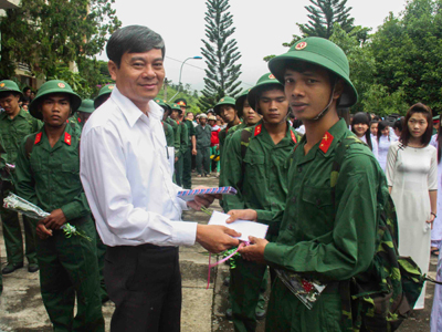 Tưng bừng ngày hội tòng quân