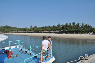 Trăng mật trên đảo tại Suối Hoa Lan