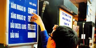 Giá xăng giảm... 30 đồng/lít