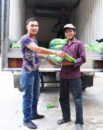 Hỗ trợ gạo cho 401 hộ dân nghèo huyện Cam Lâm