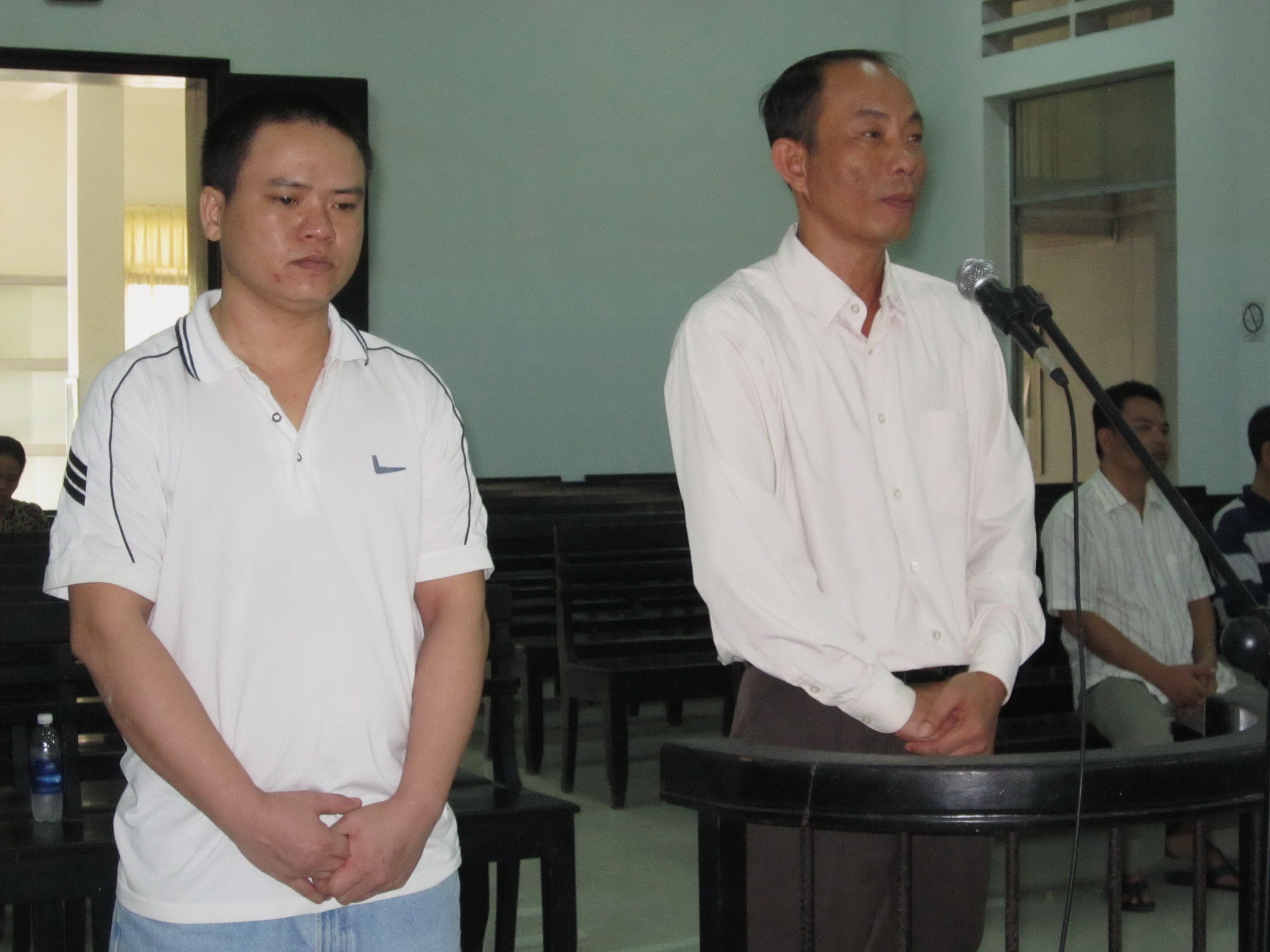 Hoãn xử phúc thẩm vụ ăn chặn trầm kỳ ở Khánh Sơn