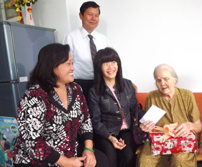 Tri ân những người có công với cách mạng