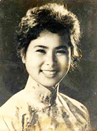 Nữ sĩ  Xuân Quỳnh.