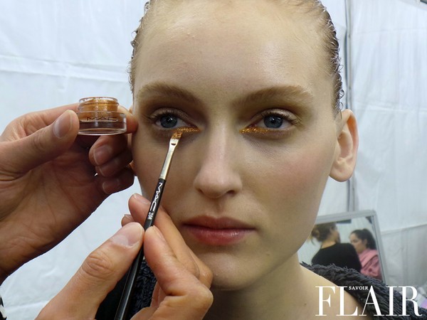 5 xu hướng mắt màu đồng