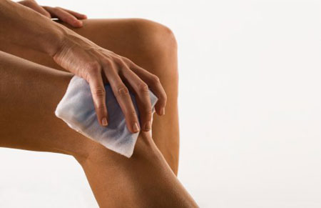 Chấn thương phần mềm, nên chườm lạnh hay chườm nóng?