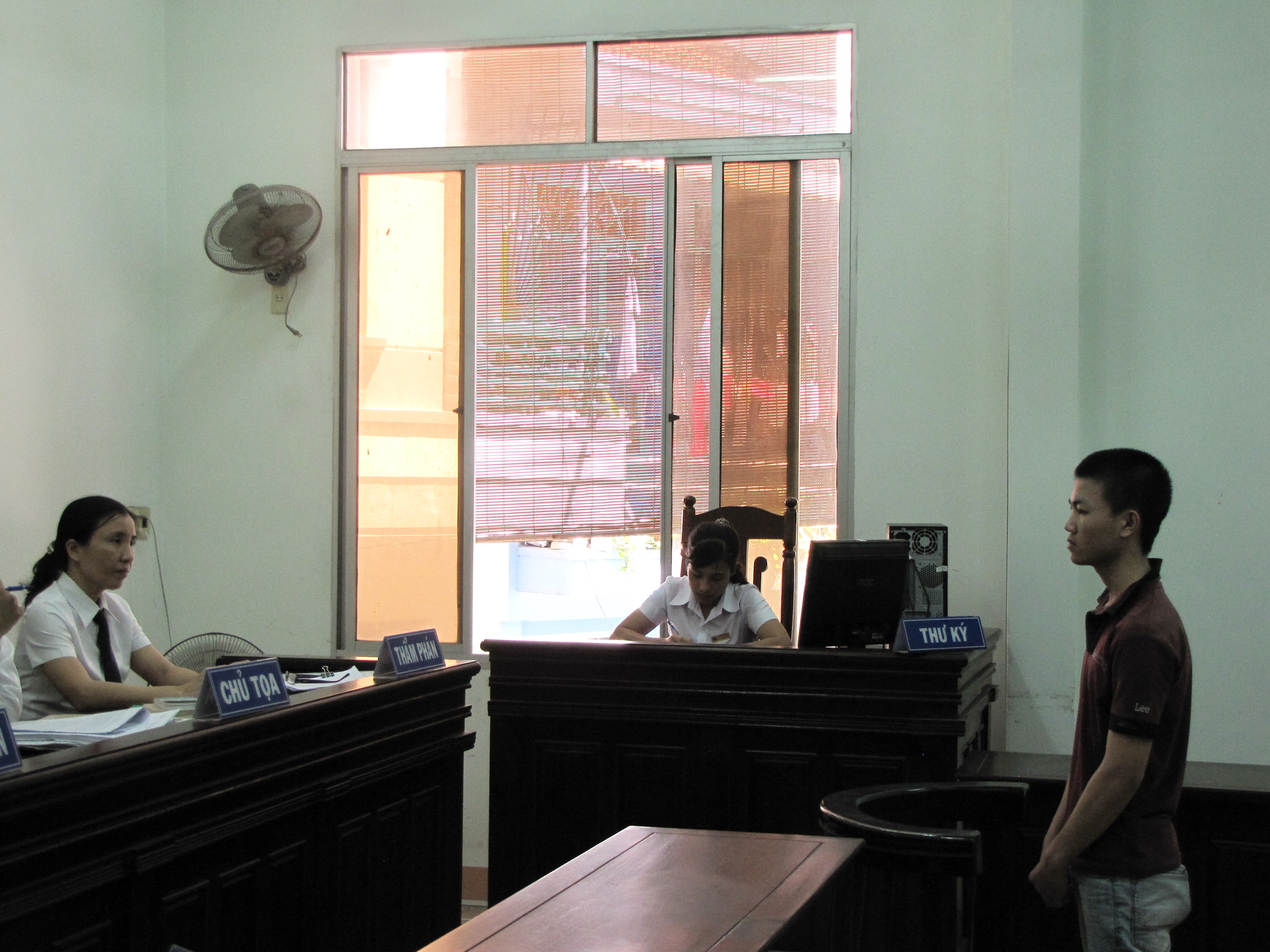 Giảm án cho bị cáo đâm người vì liên tục bị đánh