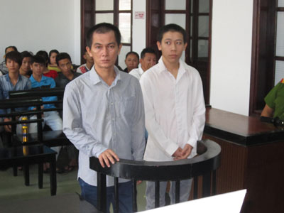 Lái xe thồ "diễn kịch" tai nạn giao thông để cướp giật