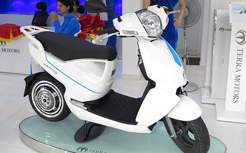 Xe máy điện phát wifi ra mắt tại Việt Nam với giá sốc