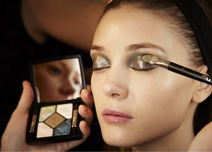 Xu hướng trang điểm đang hot