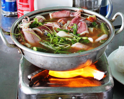 Đậm đà lẩu mực Đại Lãnh