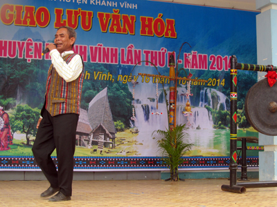 Nghê nhân Cao văn Lý (Khánh Bình) hát Madieng, dân ca Raglay