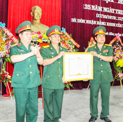 Đón nhận bằng khen của Thủ tướng Chính phủ