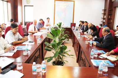 Quang cảnh buổi làm việc.