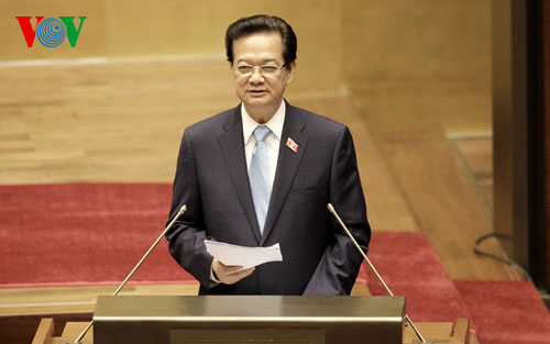  Thủ tướng Chính phủ Nguyễn Tấn Dũng báo cáo trước Quốc hội tại kỳ họp thứ 8