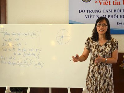 Khai mạc lớp bồi dưỡng nghiệp vụ báo chí về "Kỹ năng viết tin bài cho báo mạng điện tử"