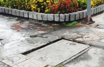 Đã thay nắp hố ga tại công viên