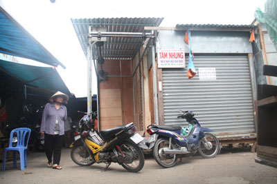 Tiểu thương chợ Đầm tái chiếm địa điểm cũ để buôn bán?