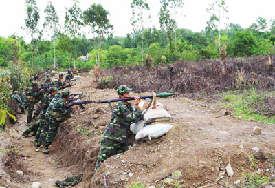 Lực lượng dự bị động viên thị xã Ninh Hòa diễn tập nâng cao khả năng sẵn sàng chiến đấu.