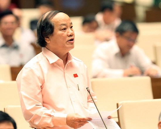 Đại biểu Quốc hội phát biểu tại Hội trường. Ảnh: TTXVN