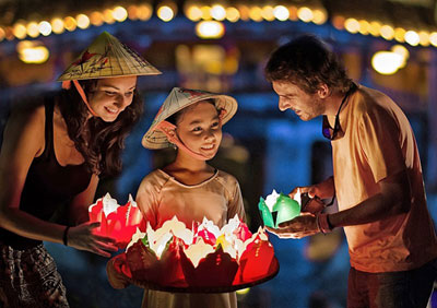 Quảng bá hình ảnh di sản Việt Nam đến sinh viên Việt