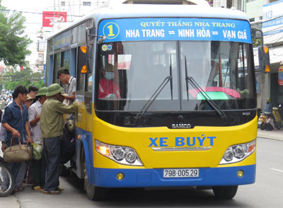 Miễn tiền vé xe buýt cho thí sinh trong kỳ thi THPT quốc gia năm 2015