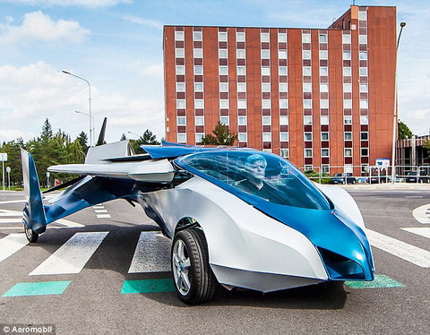 Cuối tháng này, một mẫu ô tô bay hoàn toàn mới mang tên AeroMobil sẽ được giới thiệu ra thị trường Áo. Ngoài việc sử dụng như một chiếc ô tô, xe có khả năng bay 700 km với tốc độ 200 km/h.