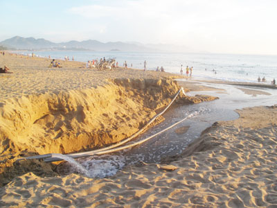 Tình trạng xả nước ngầm ra bãi biển Nha Trang: Sẽ sớm khắc phục