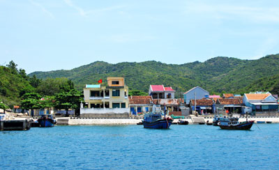 Bao đời nay, phương tiện đi lại của người dân Khải Lương chủ yếu bằng ghe, đò.