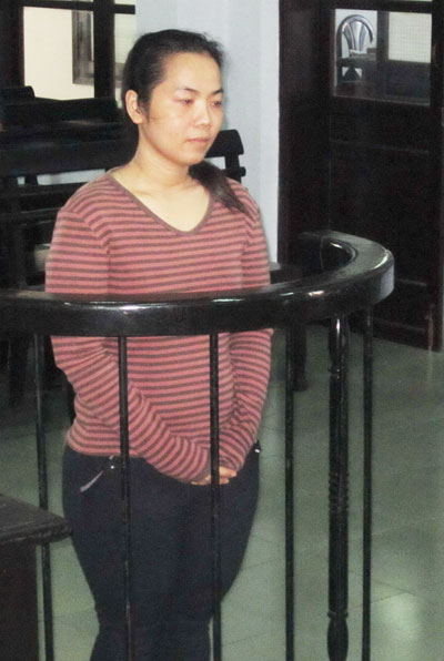 Tú bà ở tiệm cắt tóc lãnh án