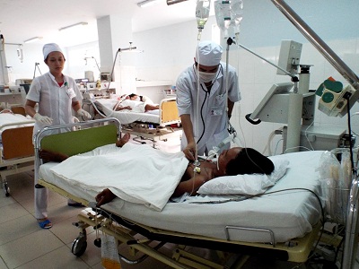 Một người bị ngộ độc nặng do ăn ốc bùn bống