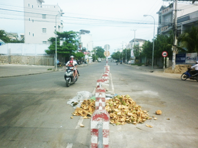 Đổ rác không đúng nơi quy định
