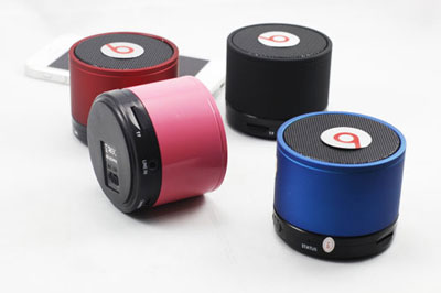 Một vài mẫu loa bluetooth mini.