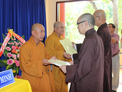 Cho tiếng chuông chùa mãi ngân vang trên các đảo